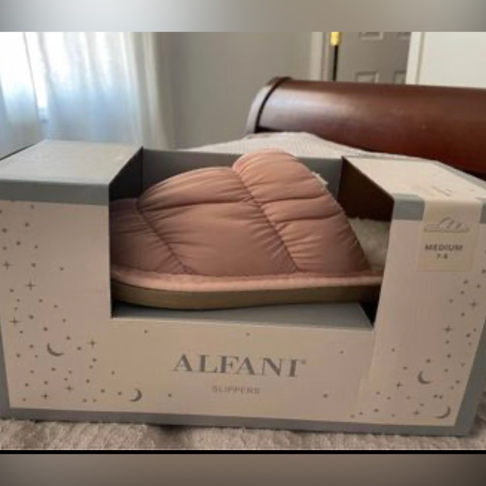 Alfani women slippers size 7/8